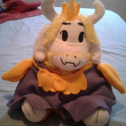 Toriel Plushie (Undertale)